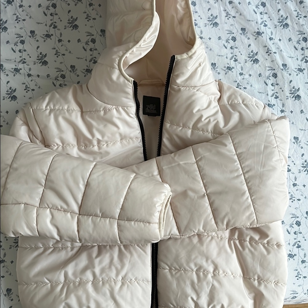 Wild Fable Women's Cream Puffer Jacket, Winter Coat, great condition